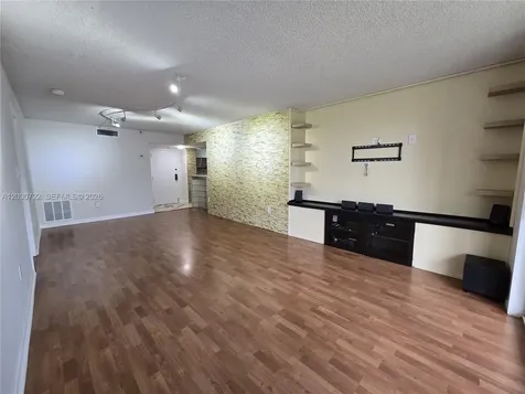 900 NE 195th Street Miami FL 33179