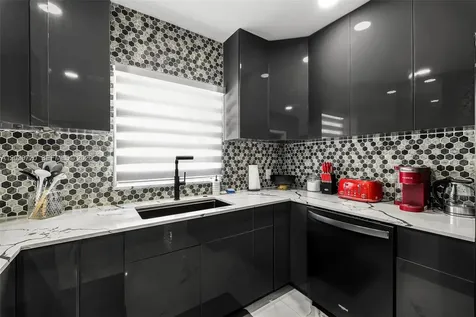 285 NW 45th Street Miami FL 33127