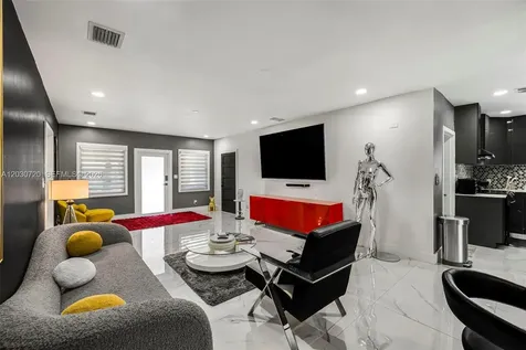 285 NW 45th Street Miami FL 33127