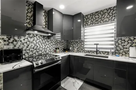 285 NW 45th Street Miami FL 33127