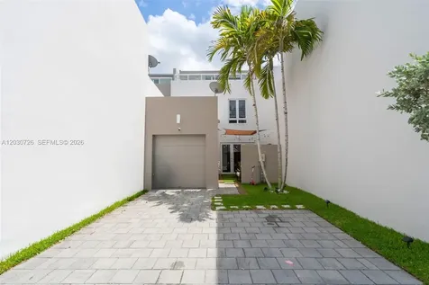 10545 NW 63rd Terrace Doral FL 33178