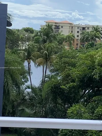 Miami FL 33172