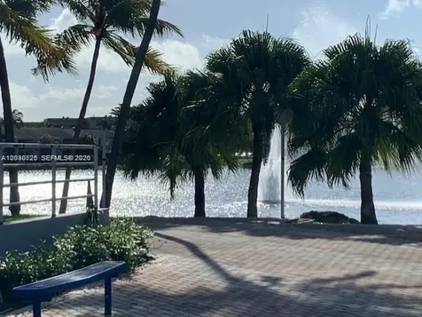 Miami FL 33172