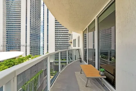 601 NE 23rd Street Miami FL 33137