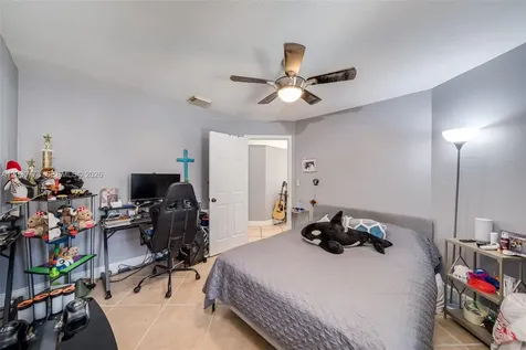 1901 NW 180th Way Pembroke Pines FL 33029