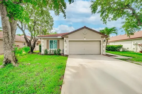 1901 NW 180th Way Pembroke Pines FL 33029