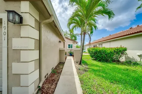 1901 NW 180th Way Pembroke Pines FL 33029