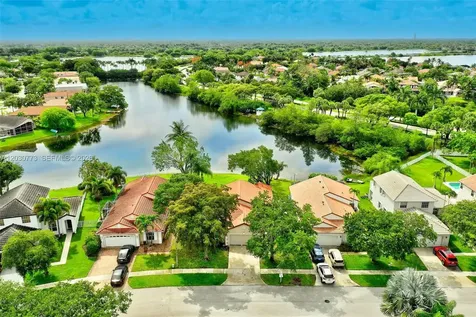 1901 NW 180th Way Pembroke Pines FL 33029