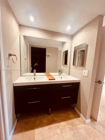 600 NE 36th Street Miami FL 33137