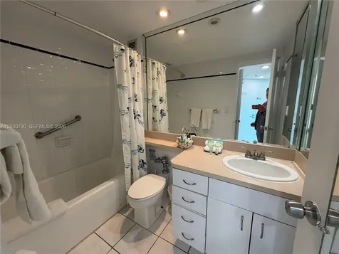 5445 Collins Avenue Miami Beach FL 33140