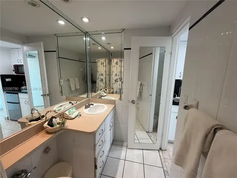 5445 Collins Avenue Miami Beach FL 33140