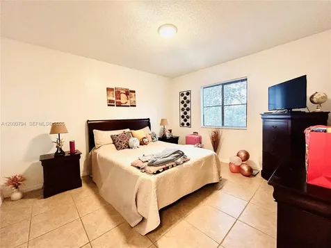 22801 SW 88th Place Cutler Bay FL 33190