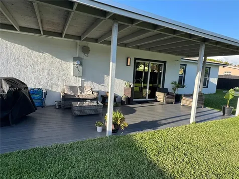 50 NE 209th Terrace Miami Gardens FL 33179