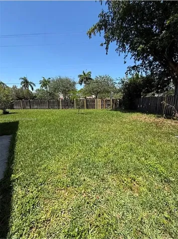 127 SW 159th Way Sunrise FL 33326