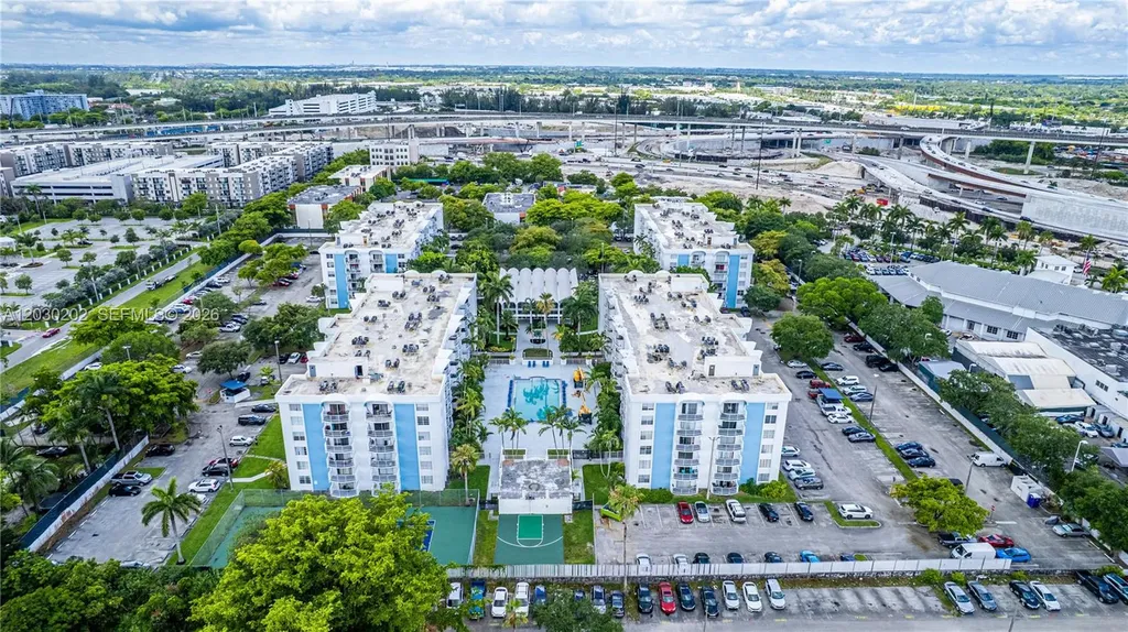 482 NW 165th St Road Miami FL 33169