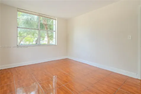 482 NW 165th St Road Miami FL 33169