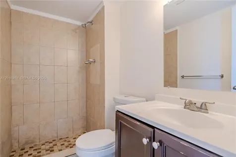 482 NW 165th St Road Miami FL 33169