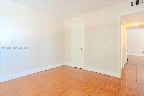 482 NW 165th St Road Miami FL 33169