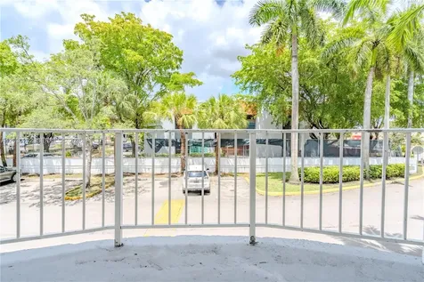 482 NW 165th St Road Miami FL 33169