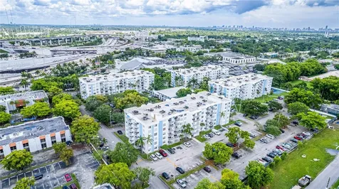 482 NW 165th St Road Miami FL 33169