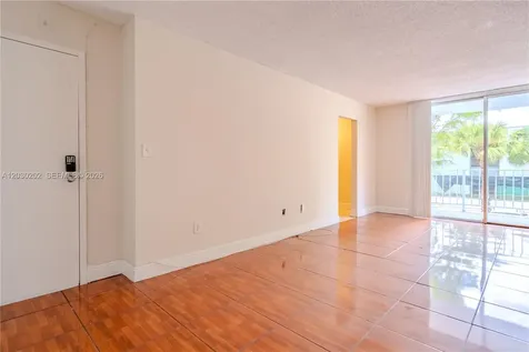 482 NW 165th St Road Miami FL 33169