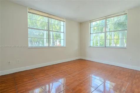 482 NW 165th St Road Miami FL 33169
