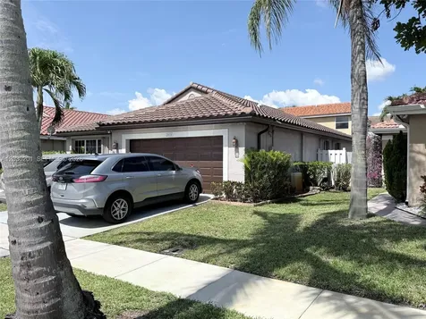 2010 NW 182nd Terrace Pembroke Pines FL 33029