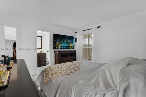 6095 W 18th Avenue Hialeah FL 33012
