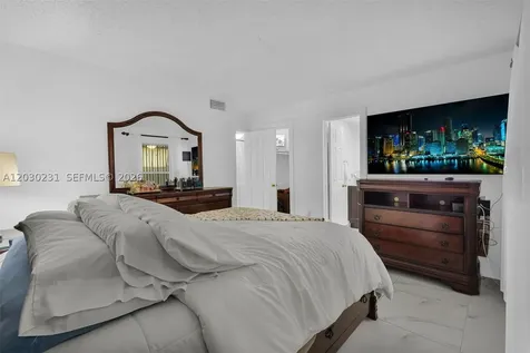 6095 W 18th Avenue Hialeah FL 33012