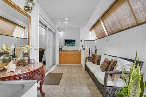 6095 W 18th Avenue Hialeah FL 33012