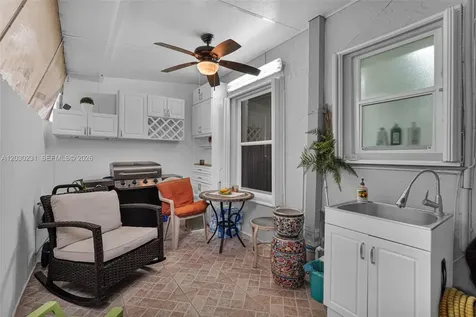 6095 W 18th Avenue Hialeah FL 33012