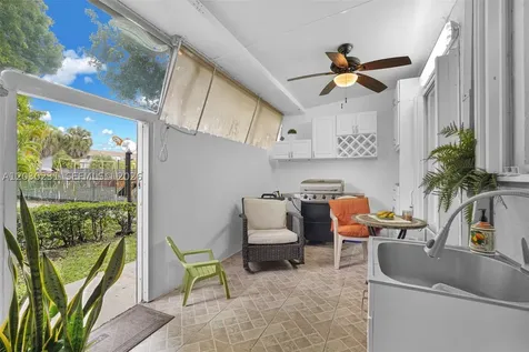 6095 W 18th Avenue Hialeah FL 33012