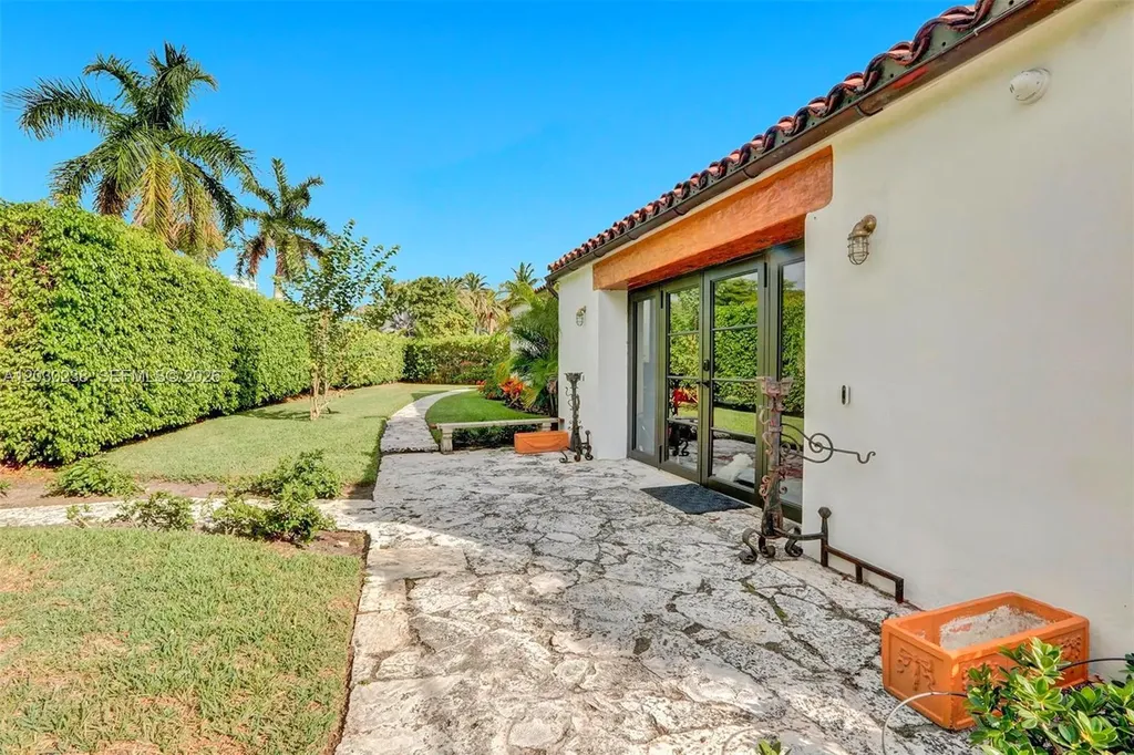 6350 Pinetree Drive Miami Beach FL 33141