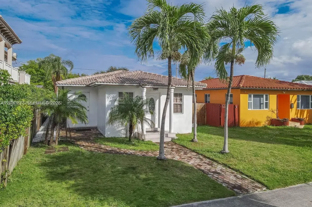 1635 Hollywood Boulevard Hollywood FL 33020