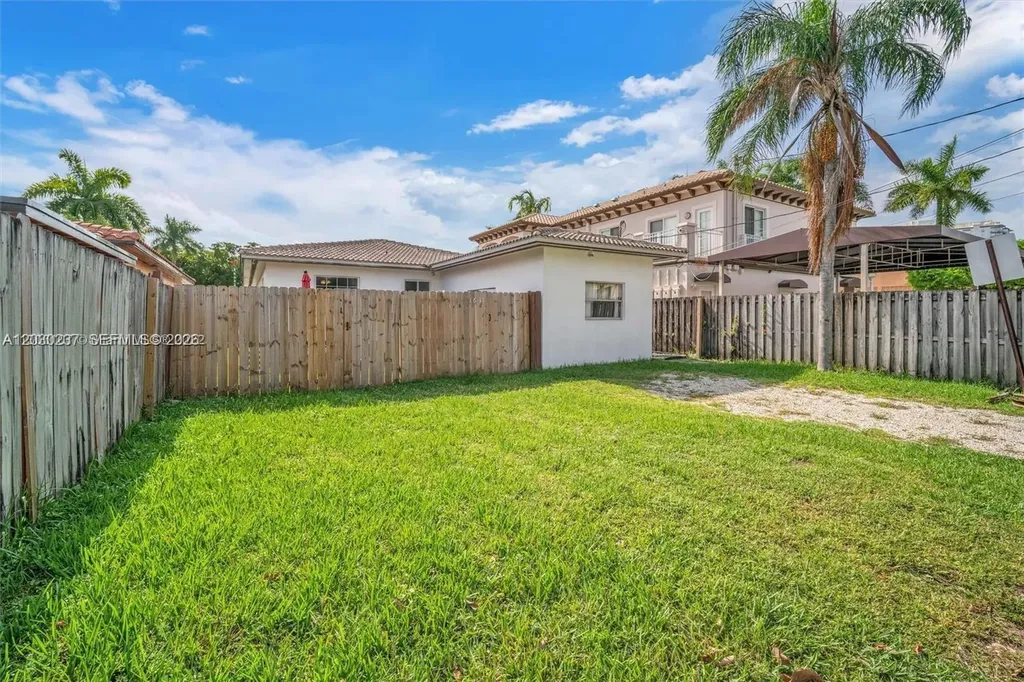 1635 Hollywood Boulevard Hollywood FL 33020