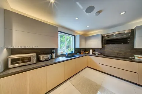 3508 Crystal View Court Miami FL 33133