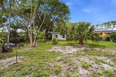 18431 NW 39th Court Miami Gardens FL 33055