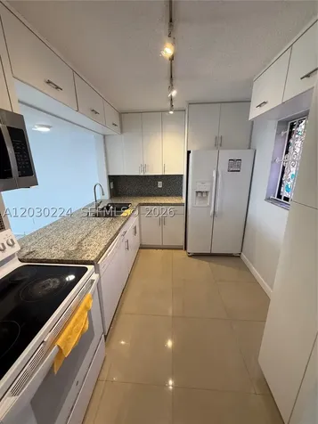 8625 NW 8th Street Miami FL 33126