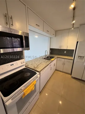 8625 NW 8th Street Miami FL 33126