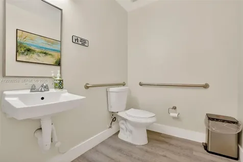 17690 NW 78th Avenue Hialeah FL 33015