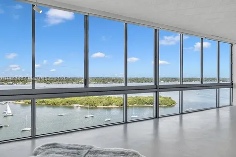 7934 West Drive North Bay Village FL 33141