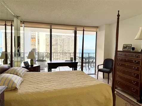 1925 Brickell Avenue Miami FL 33129