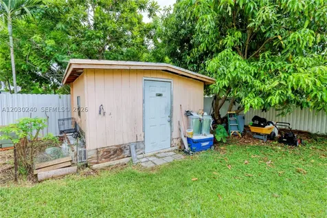 15825 SW 305th Terrace Homestead FL 33033