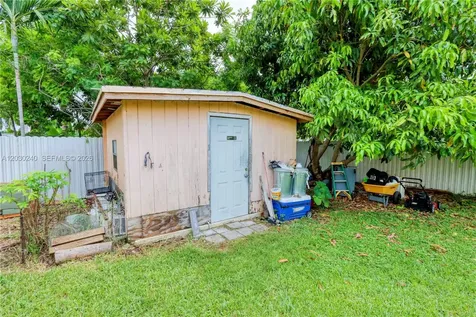 15825 SW 305th Terrace Homestead FL 33033