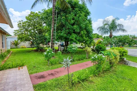 15825 SW 305th Terrace Homestead FL 33033