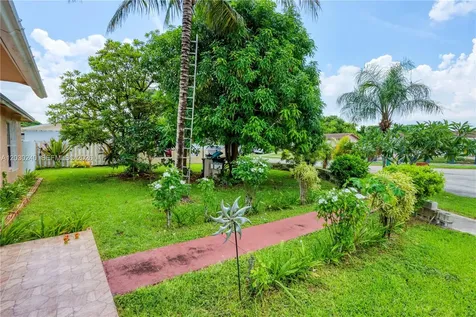 15825 SW 305th Terrace Homestead FL 33033