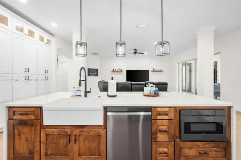 17425 Varona Place Lutz FL 33548
