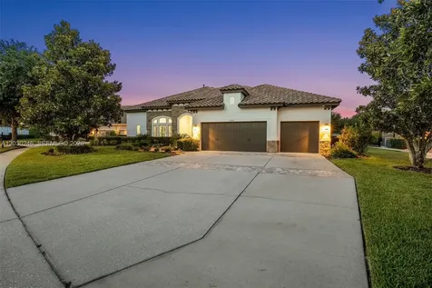 17425 Varona Place Lutz FL 33548