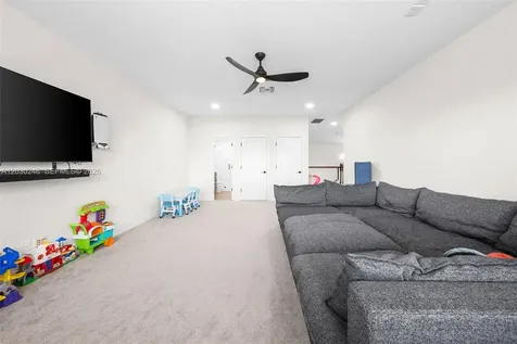17425 Varona Place Lutz FL 33548