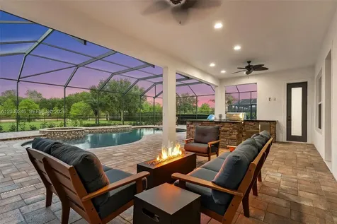 17425 Varona Place Lutz FL 33548